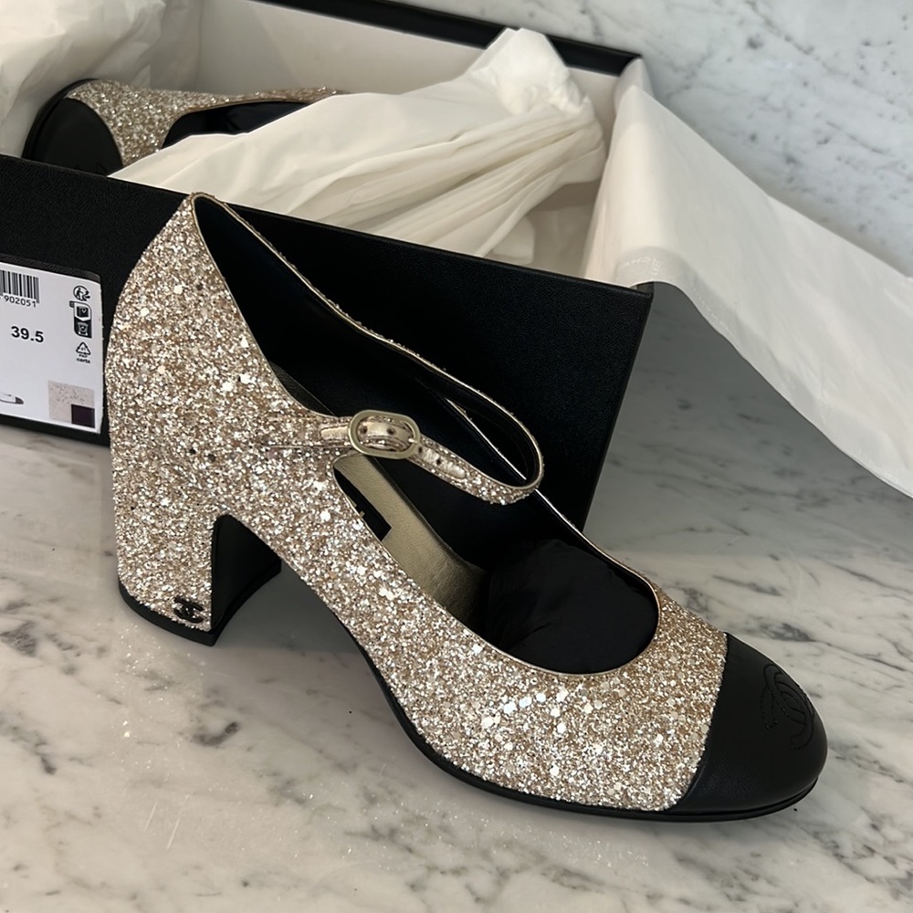 Chanel NEW IN BOX Fall 2023 39.5 glitter Mary Jane